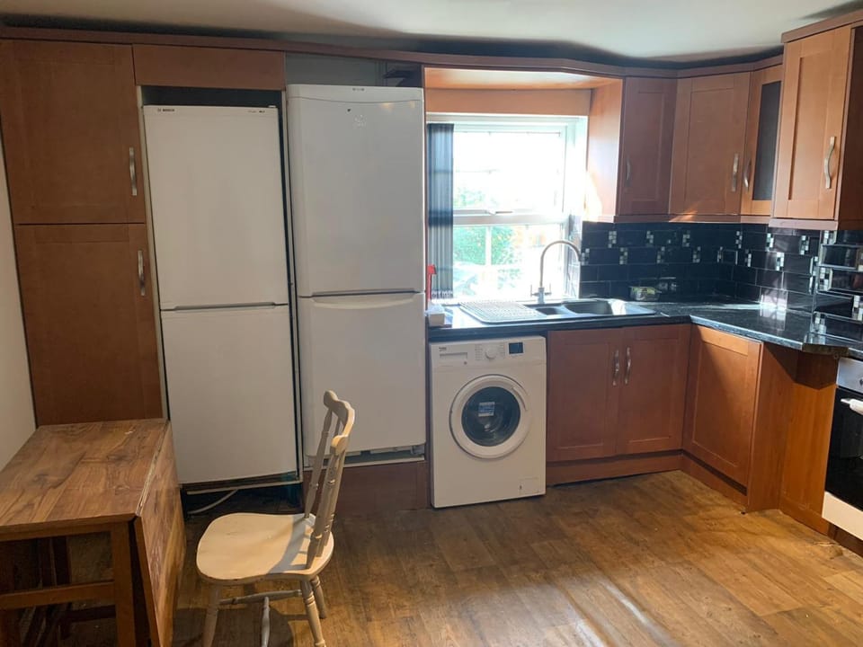 Dining area, kitchen
