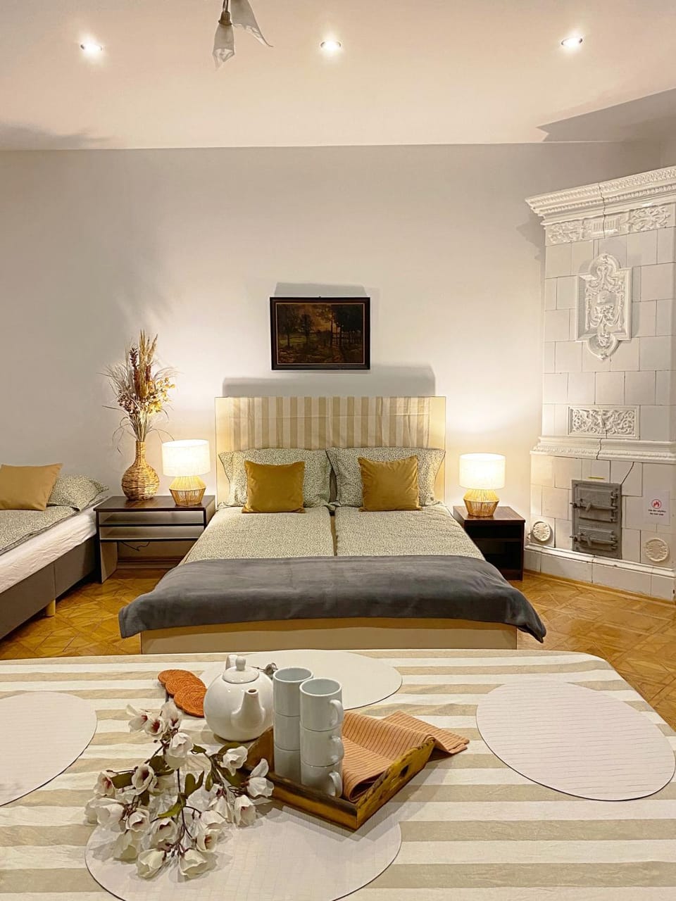 Photo of the whole room, Bedroom