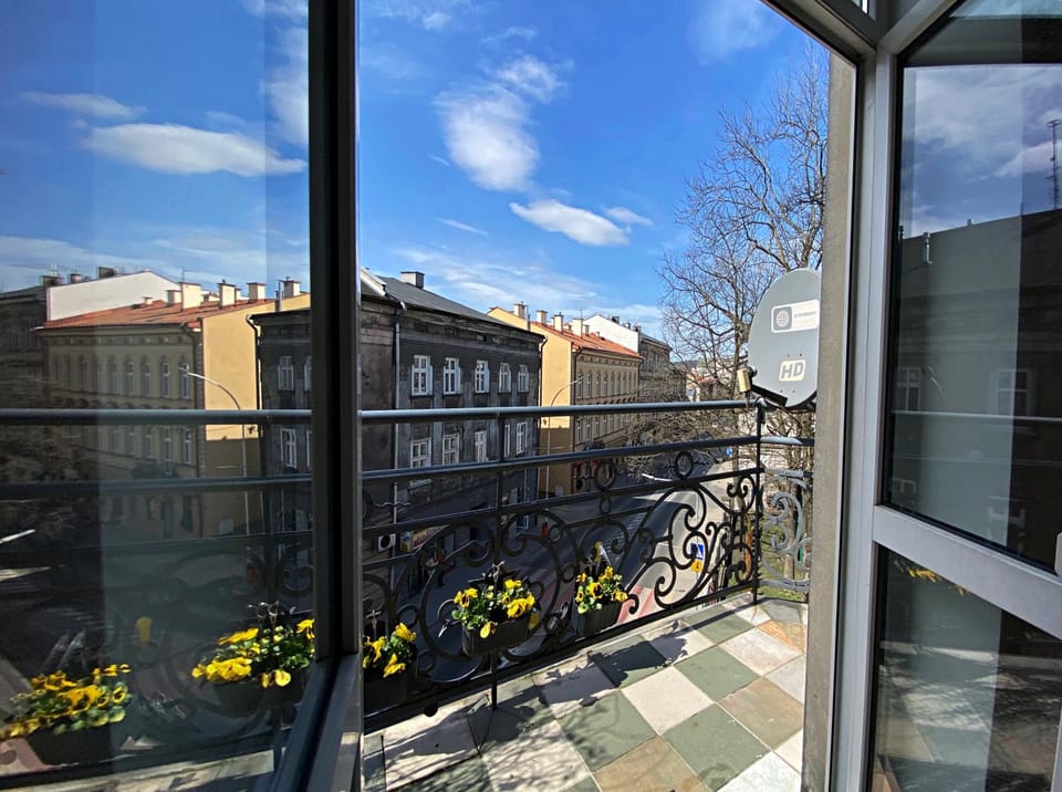 Day, View (from property/room), Balcony/Terrace, City view