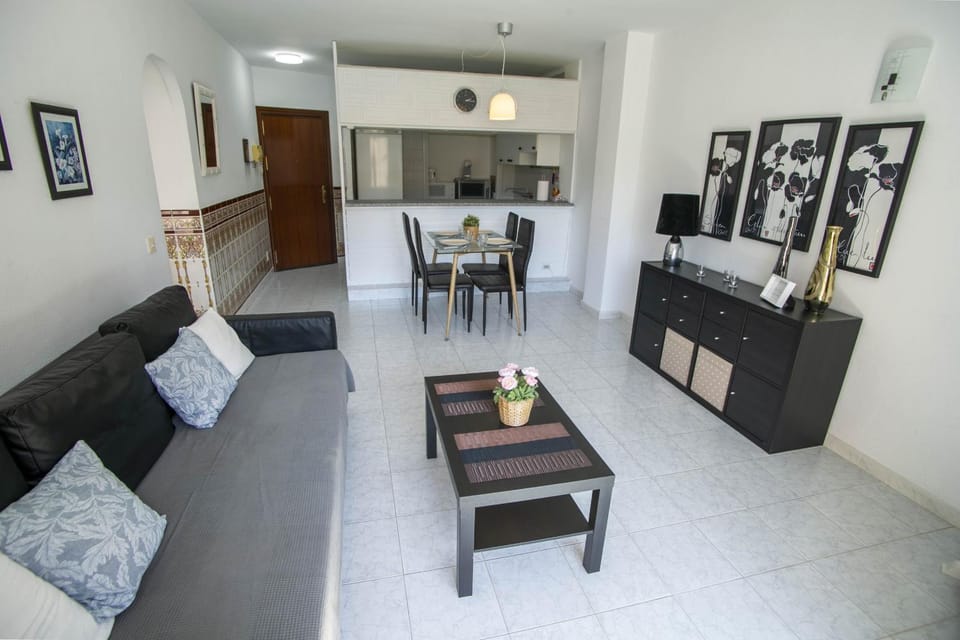 TV and multimedia, Living room, Dining area