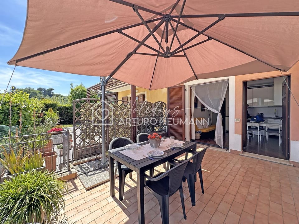 Property building, Patio, Day, Summer, View (from property/room), Balcony/Terrace, Dining area