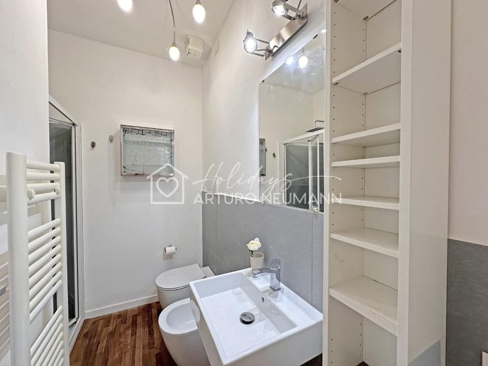 Shower, Bathroom, bidet, towels