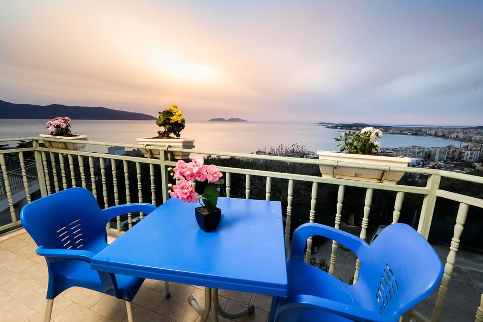 Balcony/Terrace, Mountain view, Sea view, Sunset