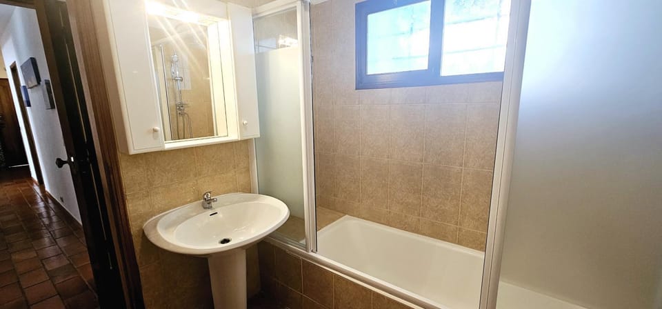 Bathroom, Bath