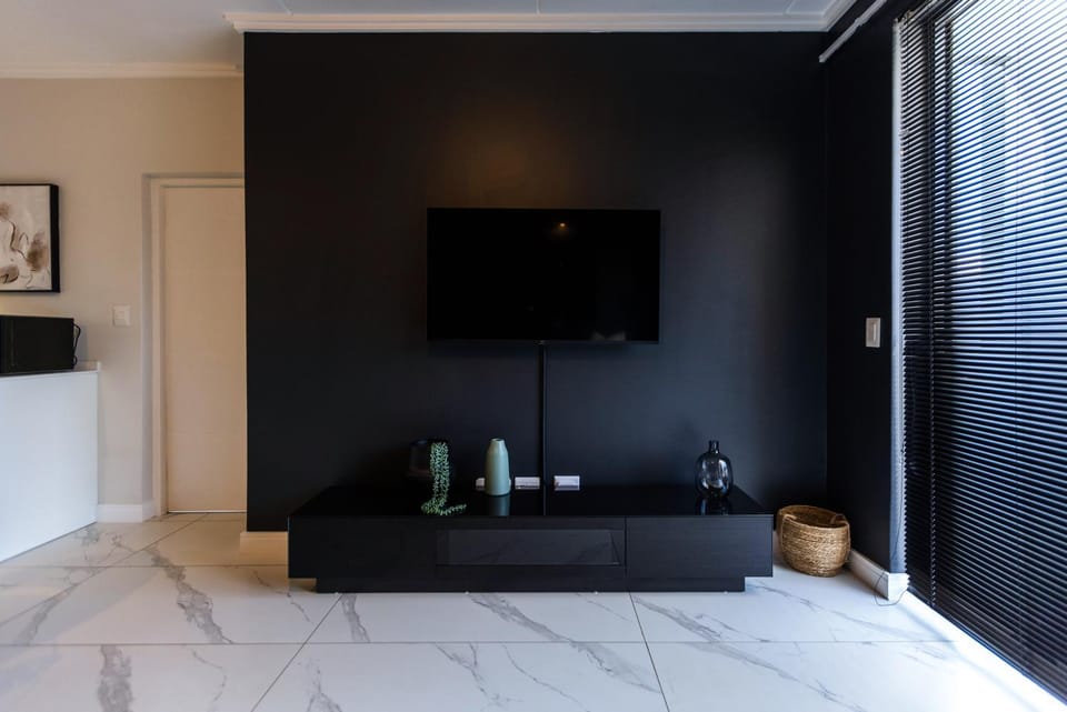 Communal lounge/ TV room, TV and multimedia, Living room