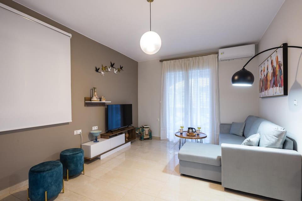 Living room, Photo of the whole room, Seating area