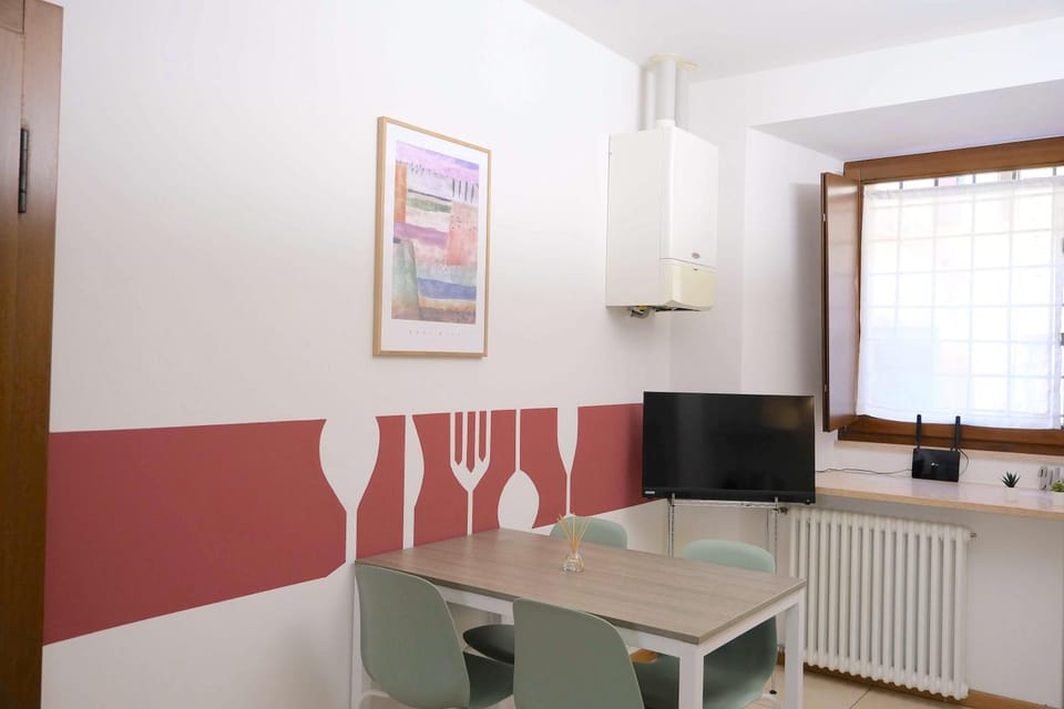 Communal lounge/ TV room, Living room, Dining area