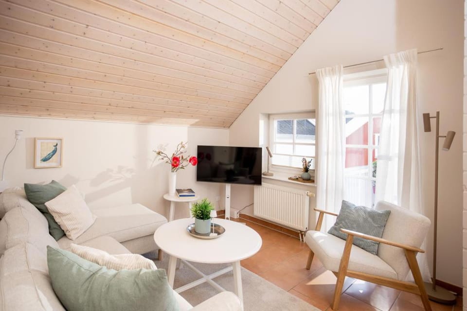 Fischerliesel Greetsiel für bis zu 4 Personen mit Kaminofen und Whirlpool - Haustiere herzlich willkommen, direkt am Hafen Apartment in Norden