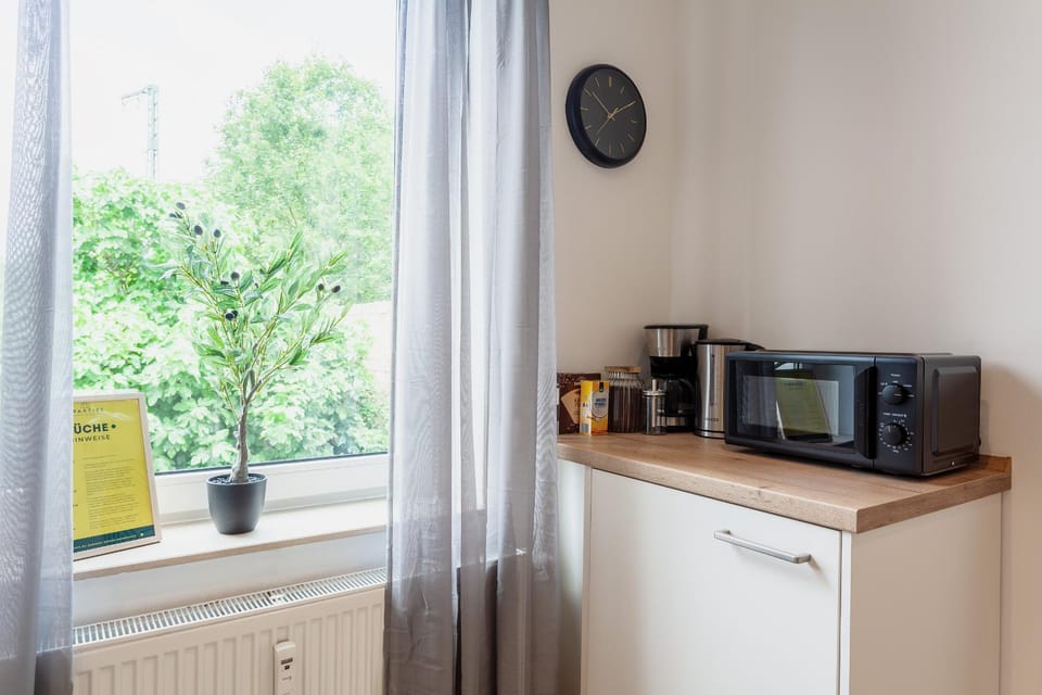Coffee/tea facilities, Kitchen or kitchenette, microwave, toaster