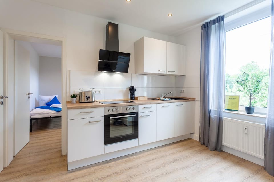 Coffee/tea facilities, Kitchen or kitchenette, dishwasher, microwave, oven, stove, toaster
