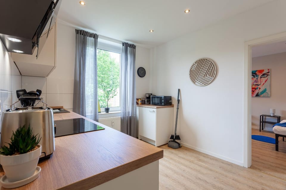 Coffee/tea facilities, Kitchen or kitchenette, microwave, toaster