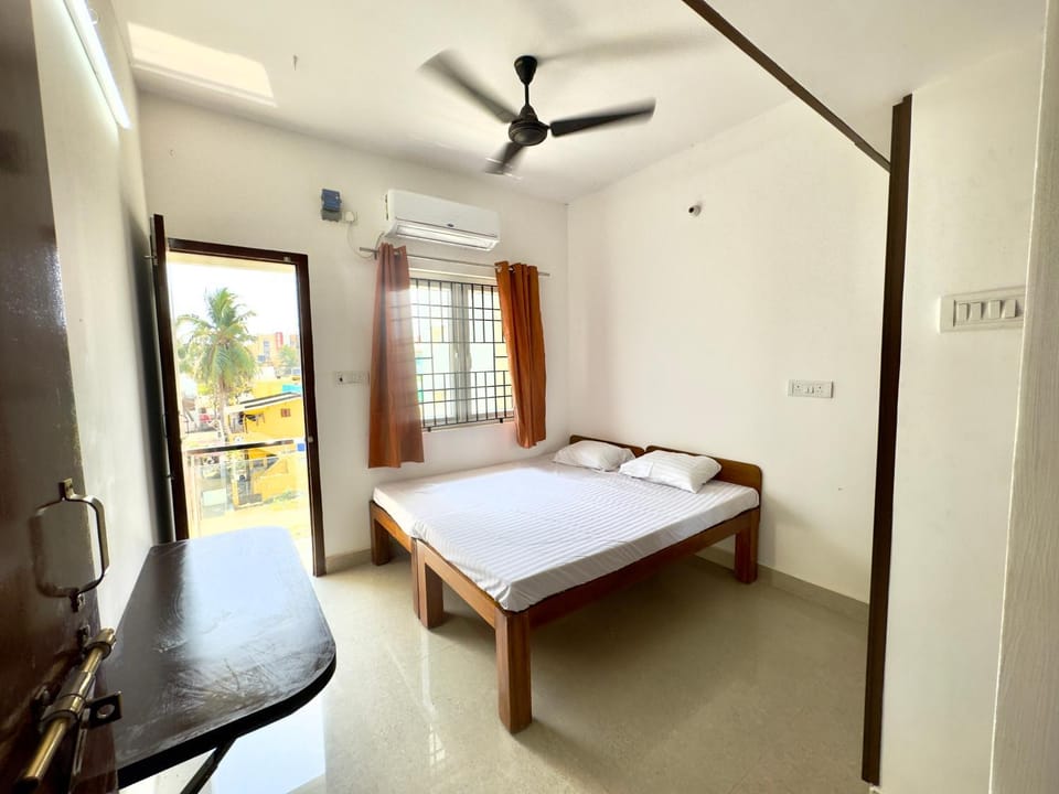Bed, Bedroom, air conditioner