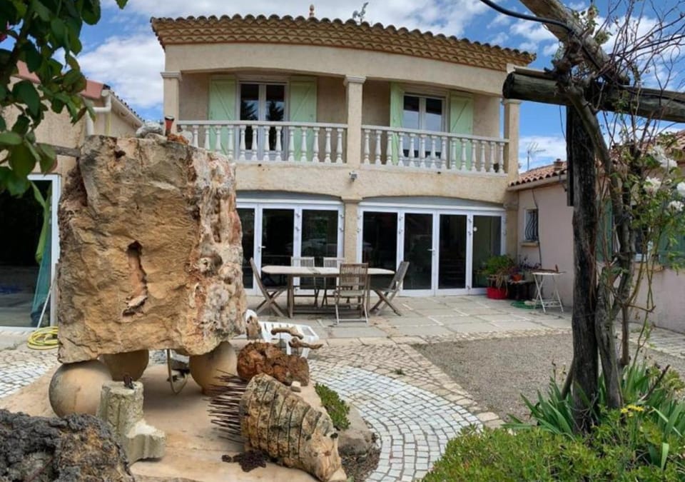 Gite LA FONTAINE Famille Amis Relais Motards House in Narbonne