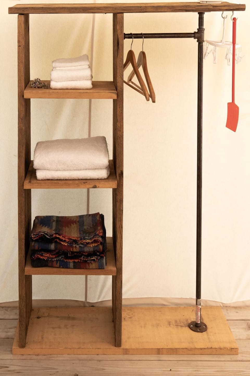 towels, wardrobe