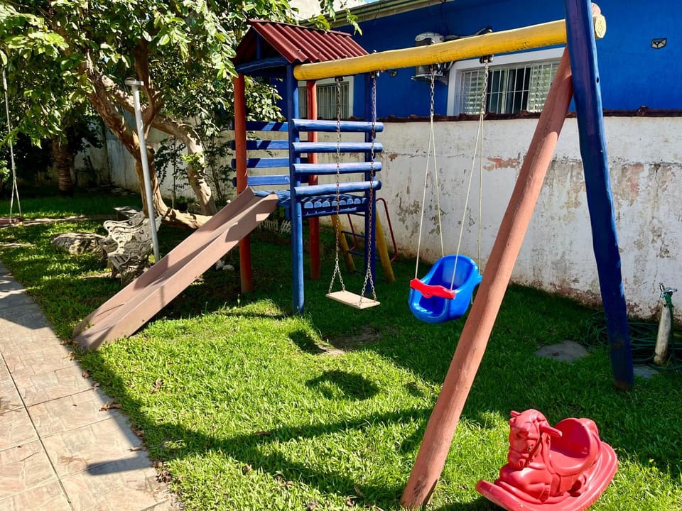 Sobrado com Piscinas, Playground, Sinuca e Pebolim House in Bertioga