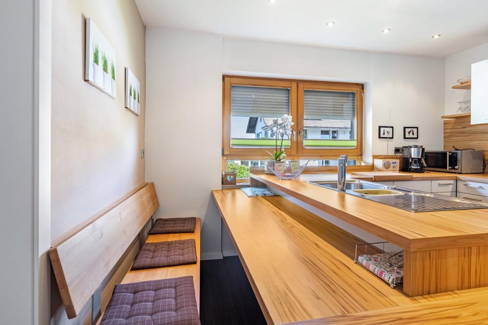Property building, Kitchen or kitchenette, Living room
