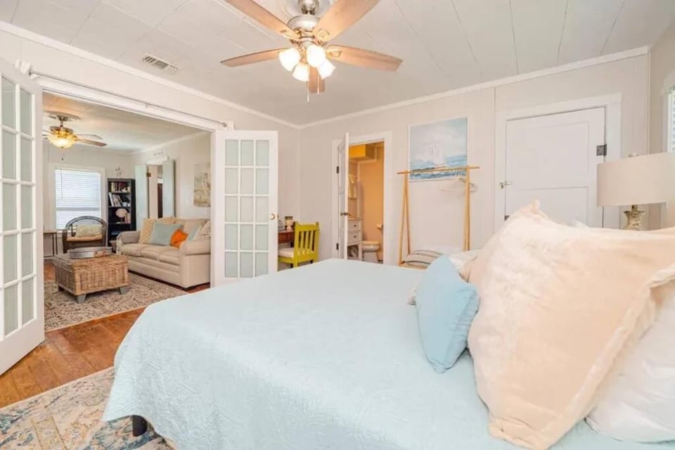 The Cottage - Downtown Rockport House in Rockport