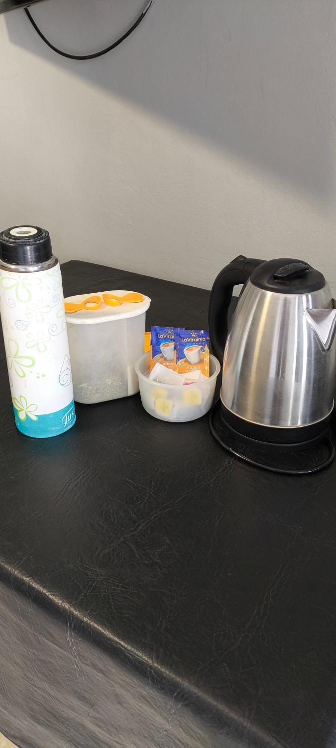 Coffee/tea facilities, Breakfast
