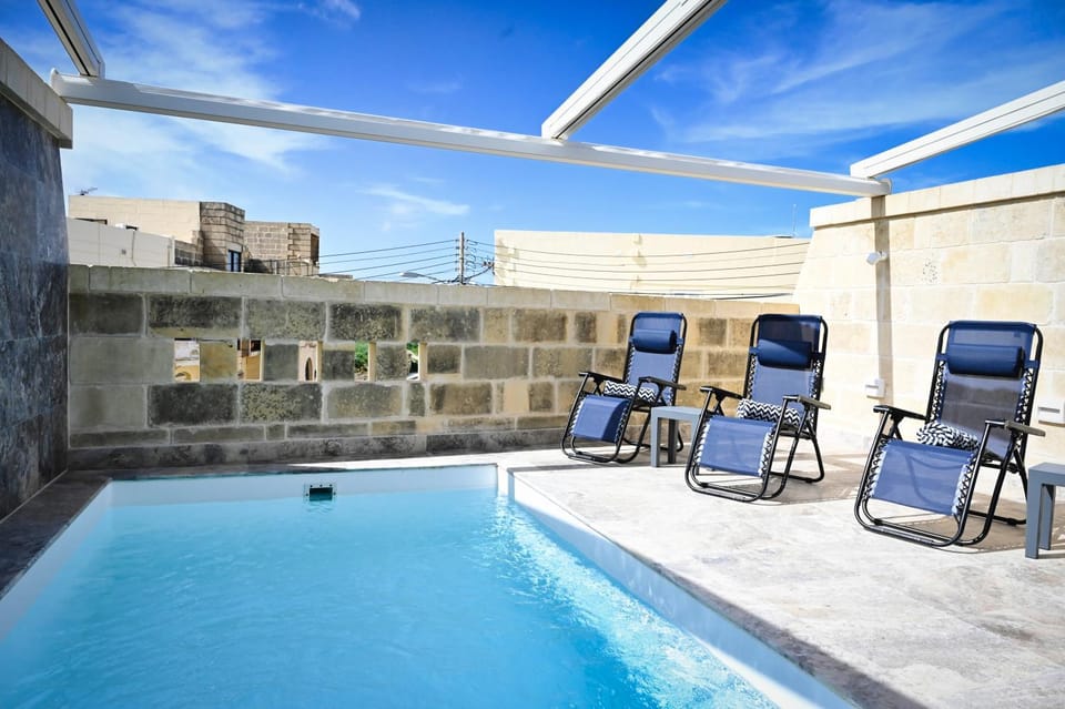 Balcony/Terrace, Swimming pool