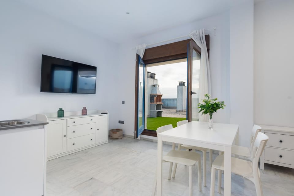 TV and multimedia, Dining area