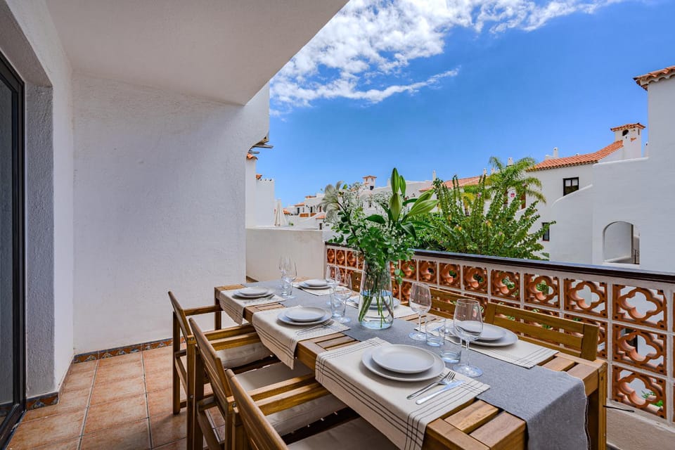 Patio, Balcony/Terrace, Balcony/Terrace, Seating area, Dining area
