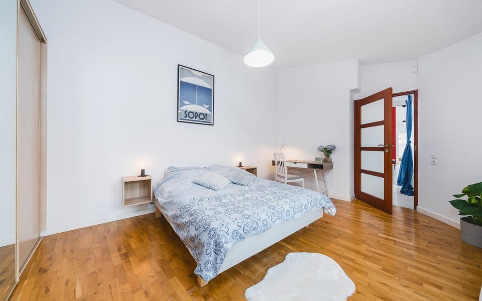 Bed, Photo of the whole room, Decorative detail, Bedroom