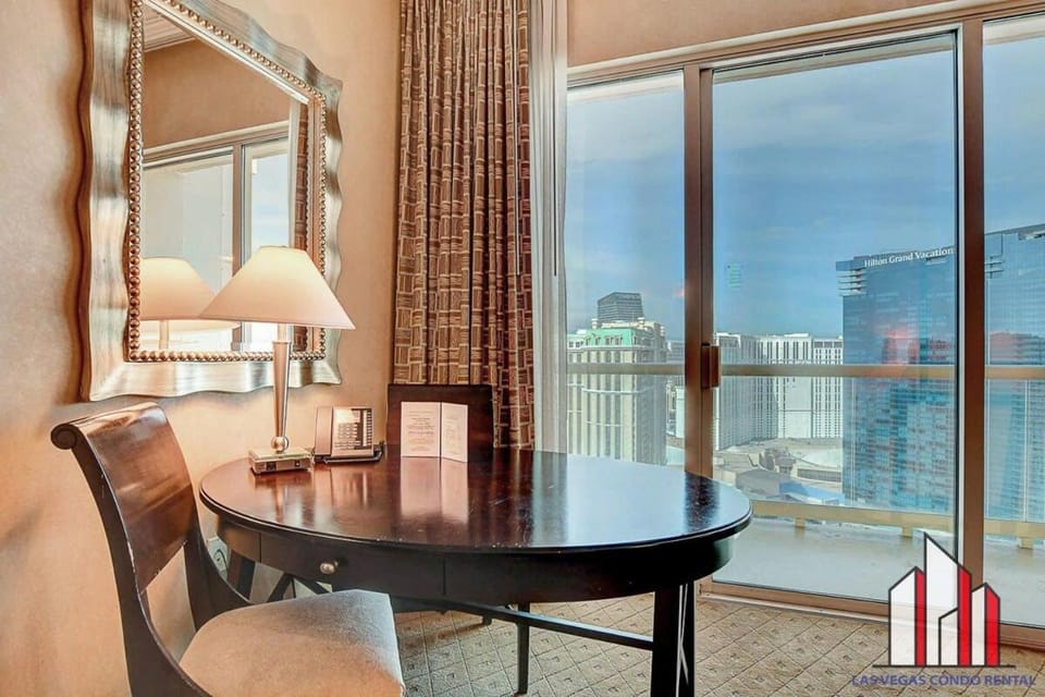 MGM Signature-38-617 Top floor F1 View Balcony House in Las Vegas Strip