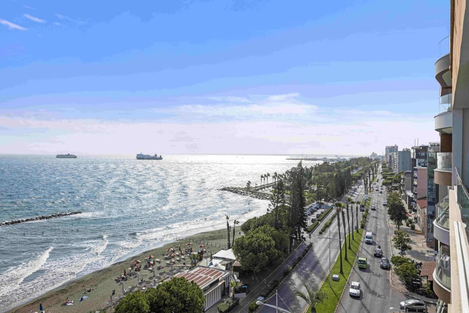Property building, Day, Neighbourhood, Natural landscape, Beach, City view, Sea view, Location