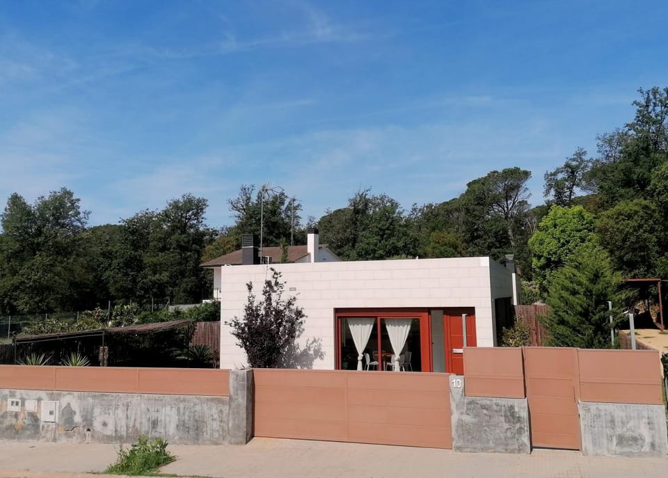 Property building, Day, Natural landscape