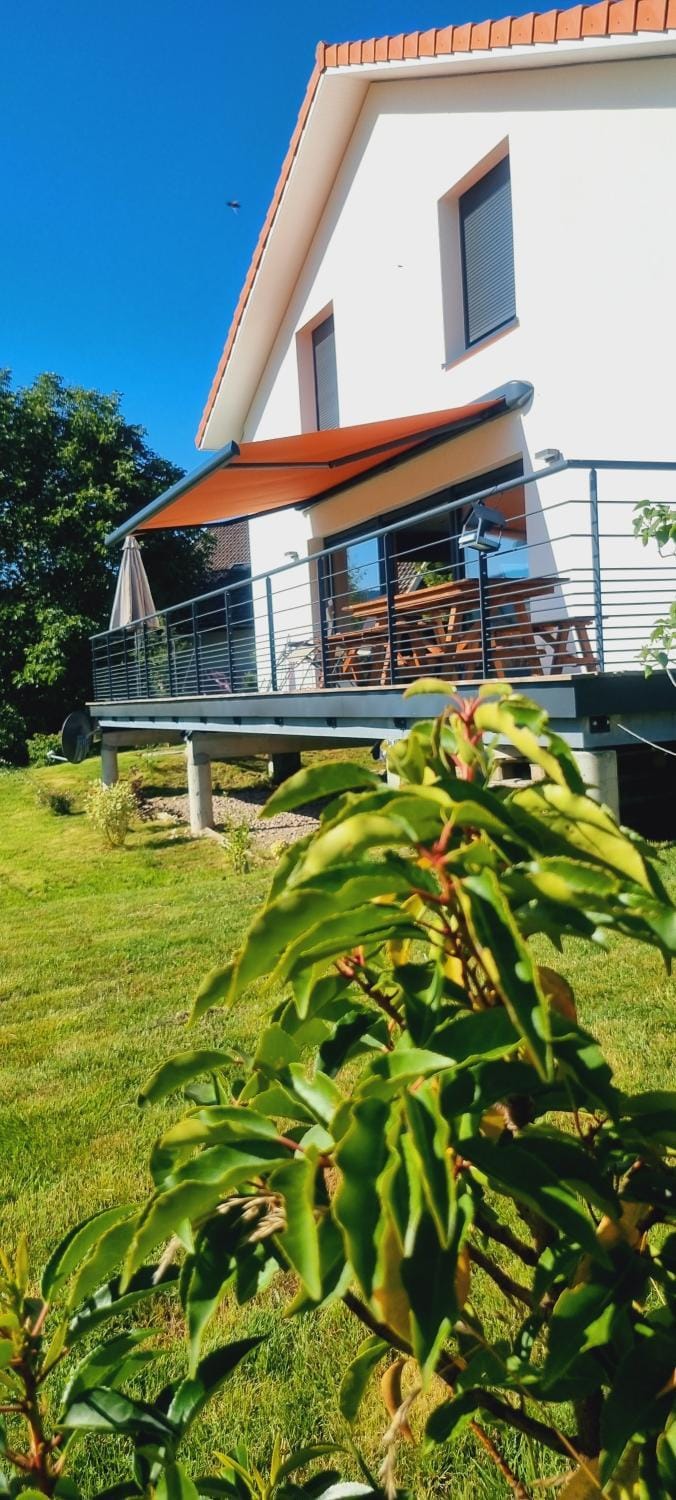 Property building, Spring, Day, Garden, Garden view