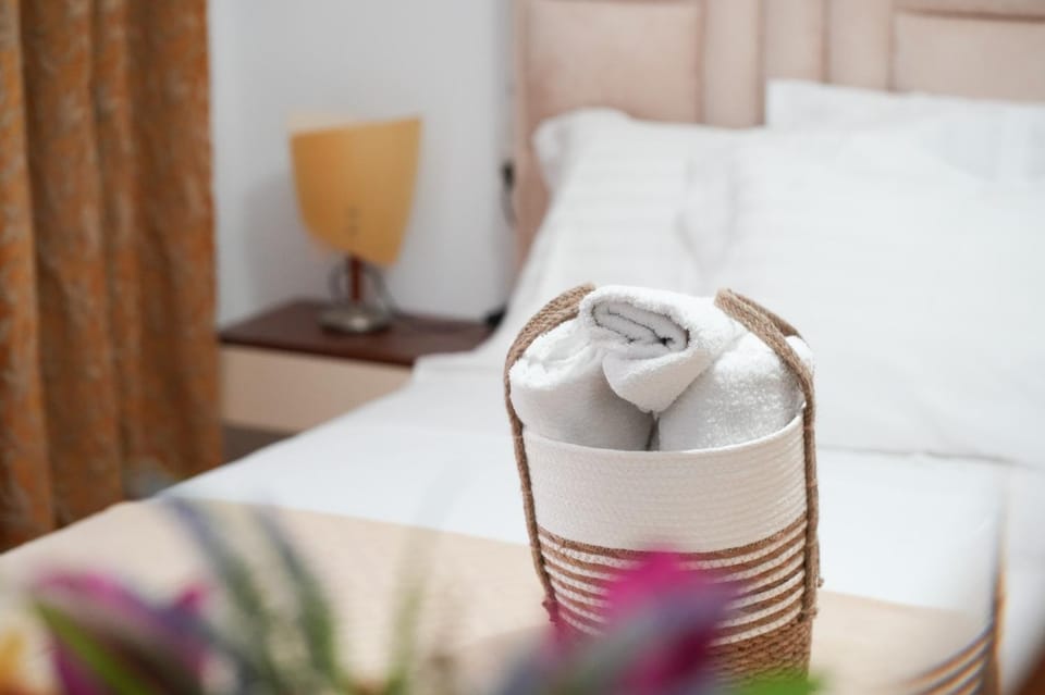 Bed, Photo of the whole room, Bedroom, towels