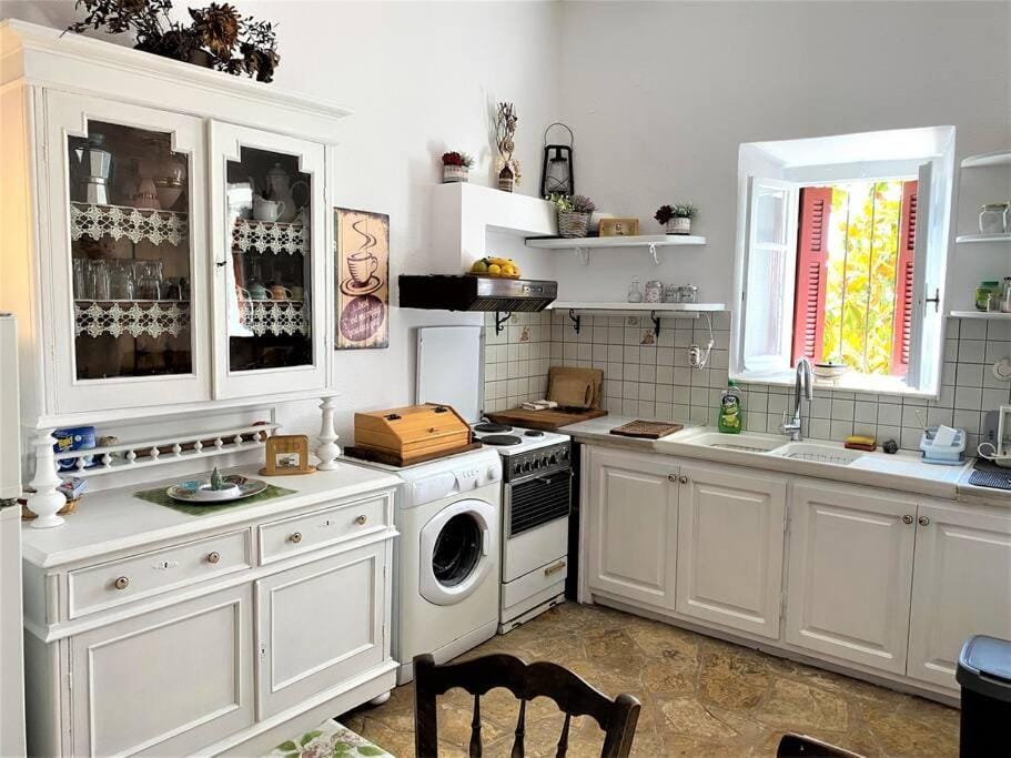 Magnolia Country Estate 200year old stone house Apartment in Corfu, Greece