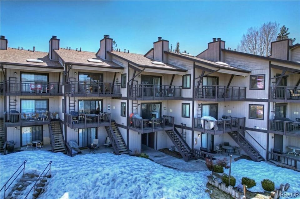 Property building, Winter