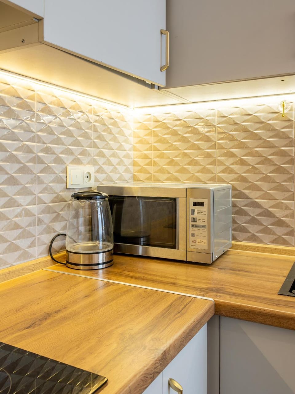 Coffee/tea facilities, Kitchen or kitchenette, minibar, stove