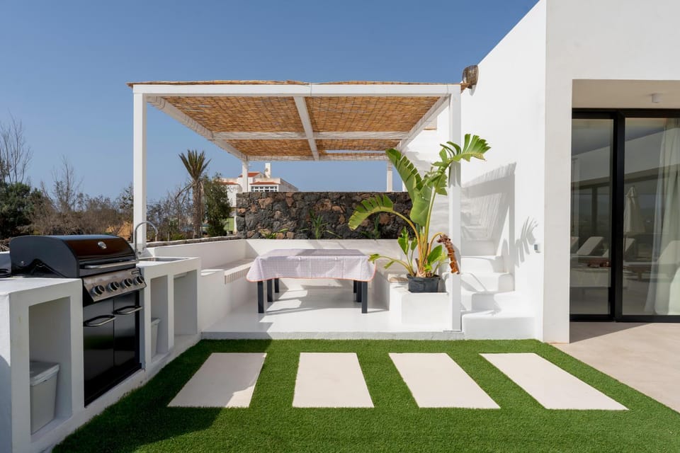 Off site, BBQ facilities, Garden, Dining area, Garden view