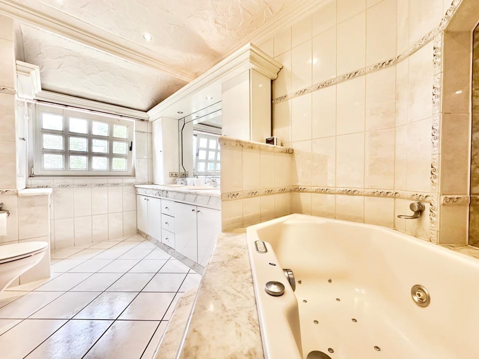 Bathroom, Bath