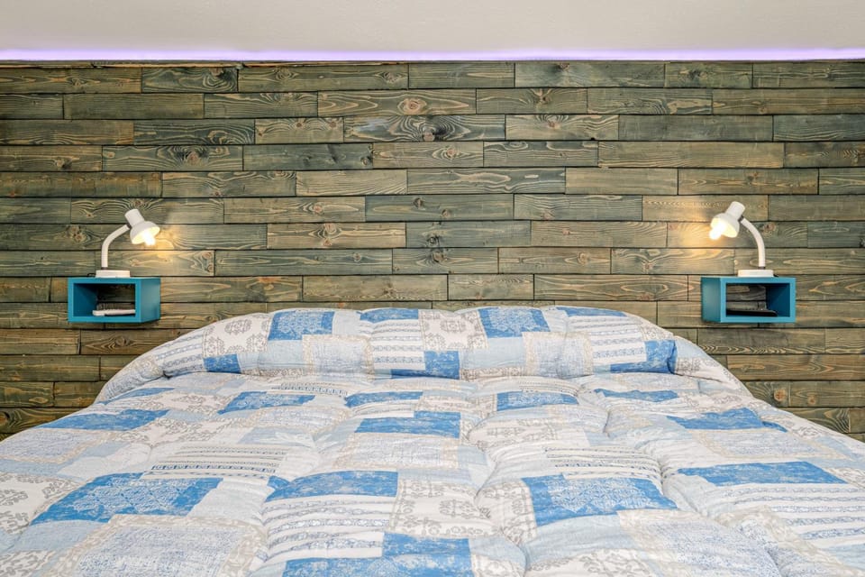 Property building, Living room, Bedroom