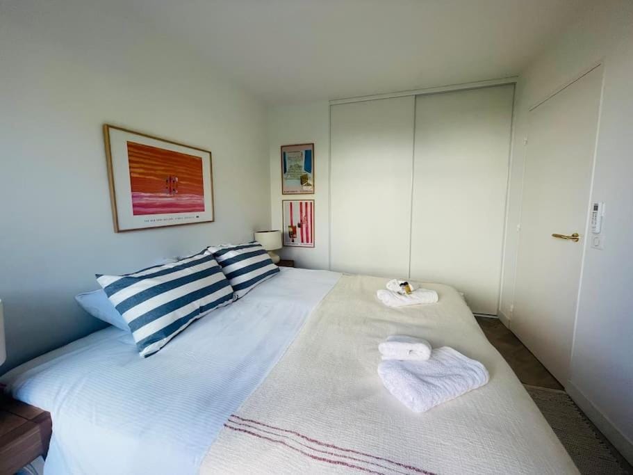 Le Bluebay - Luxurious 2 bedrooms seaview swimming pool carpark Apartment in Cannes