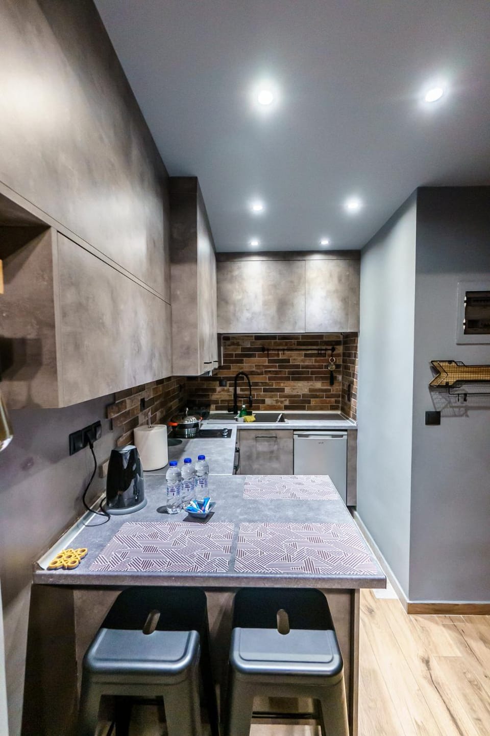 Kitchen or kitchenette, Seating area