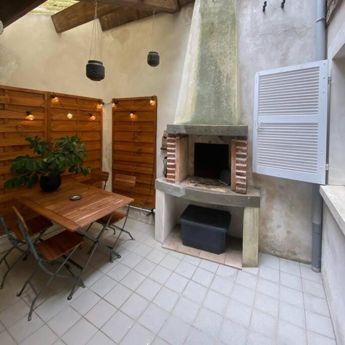 Patio, Dining area