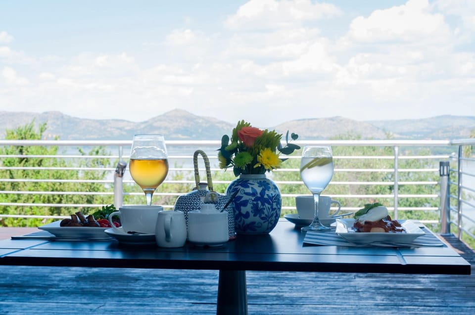 Natural landscape, Balcony/Terrace, Food and drinks, Mountain view