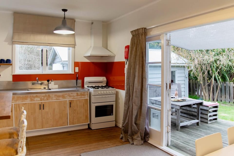 Patio, Kitchen or kitchenette, pet friendly, stove