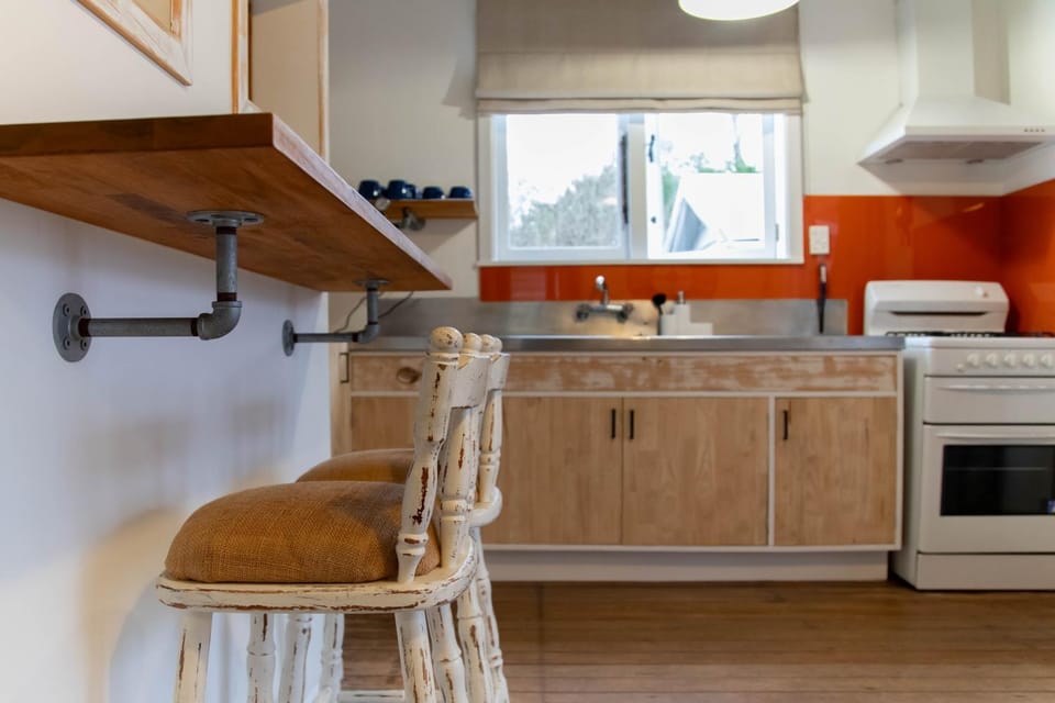 Kitchen or kitchenette, pet friendly, stove