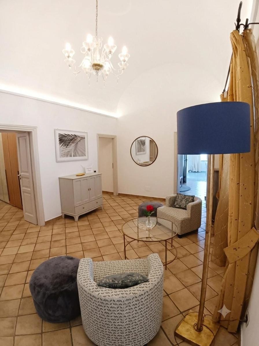 Living room, Photo of the whole room, Seating area