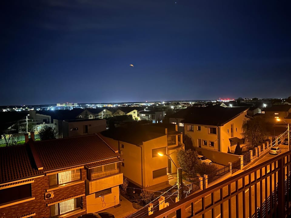 View (from property/room), Balcony/Terrace, City view