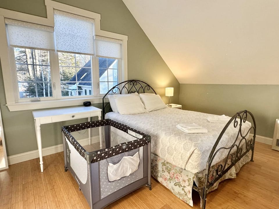 Bed, Bedroom, cot