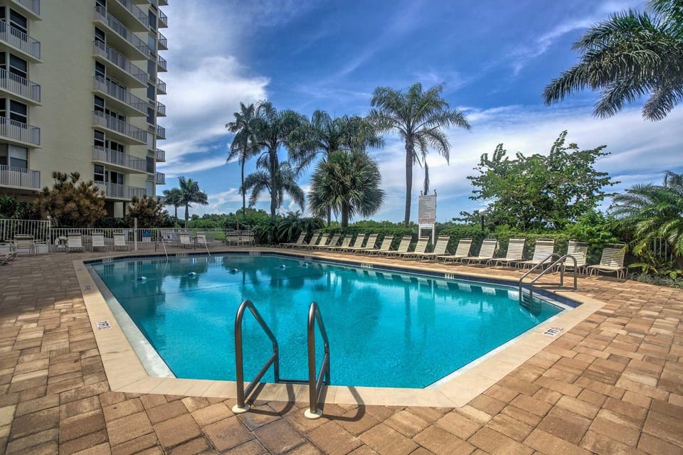 Fort Myers Beach Studio - Sunset & Ocean Views! Apartment in Estero Island
