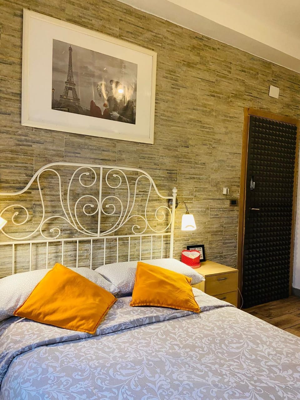 Europe Station Rooms Bed and Breakfast in Parma