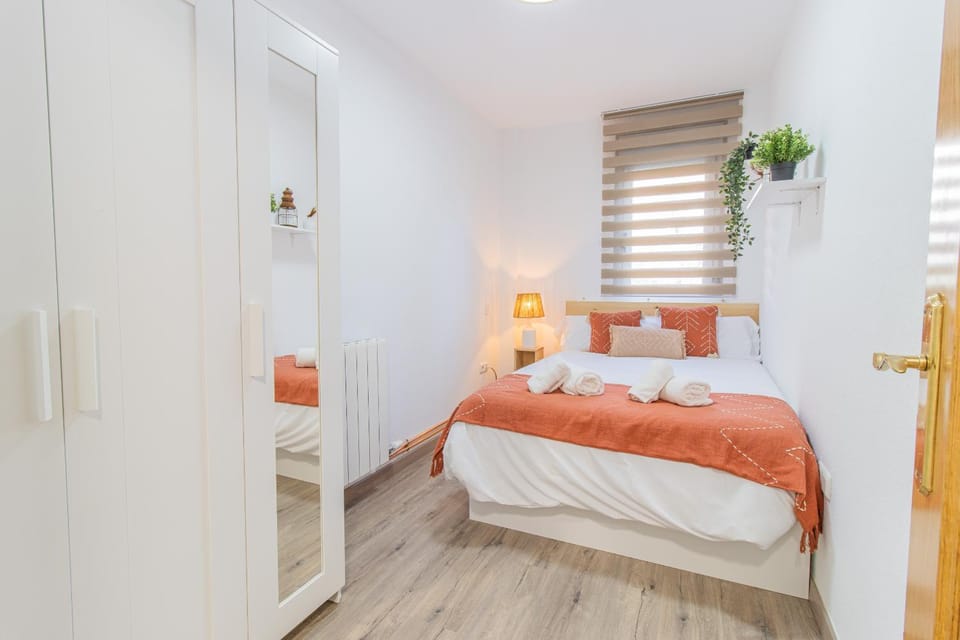Bed, Photo of the whole room, Bedroom, towels, wardrobe