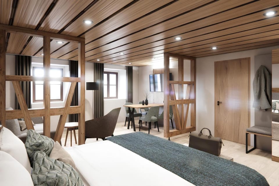 TV and multimedia, Living room, Seating area, Dining area, Bedroom